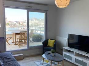Bel Appartement Duplex 4 pièces avec Vue sur Port et Terrasse - FR-1-487-314